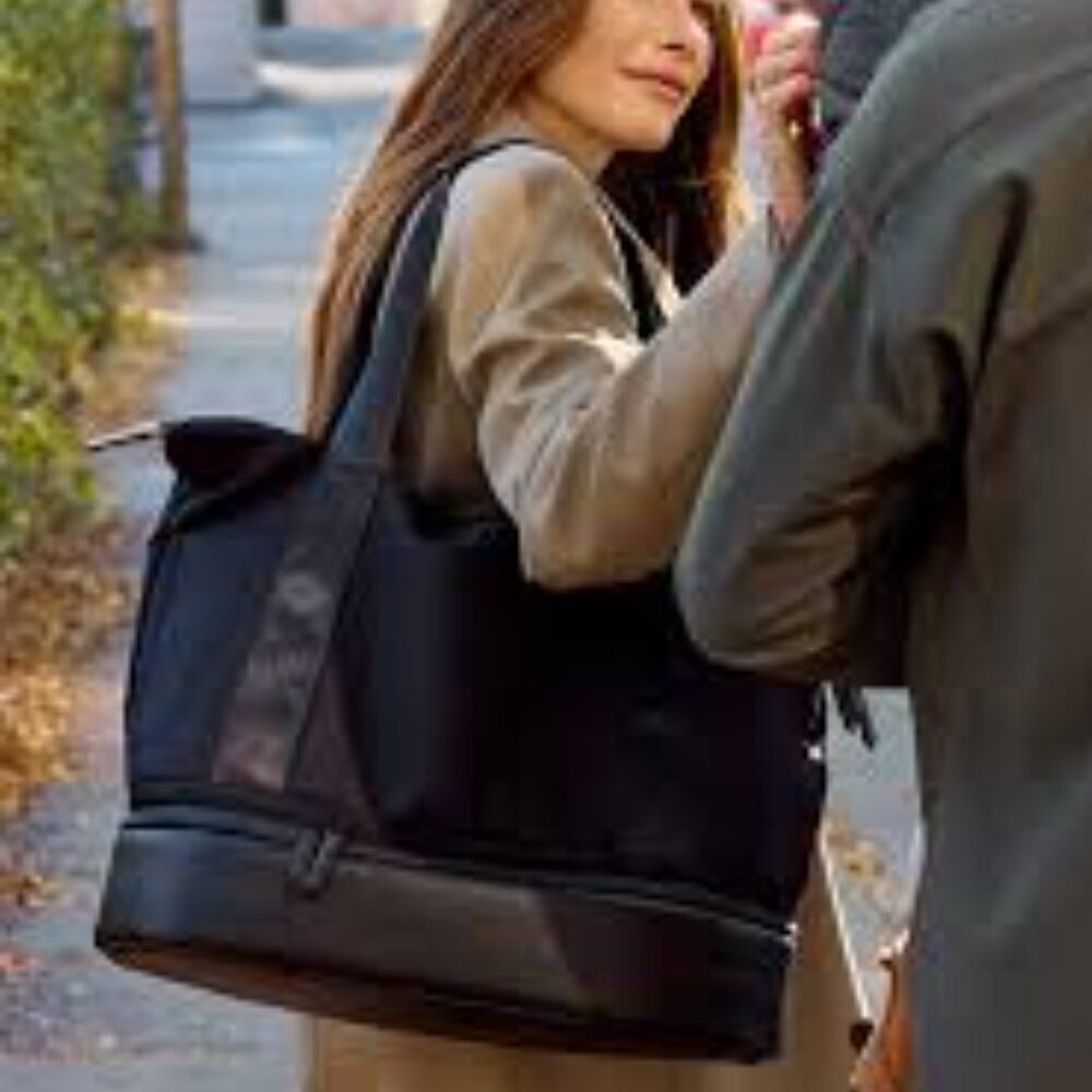 NWT Bugatti Green and Black Duffel Bag with Sturdy Design